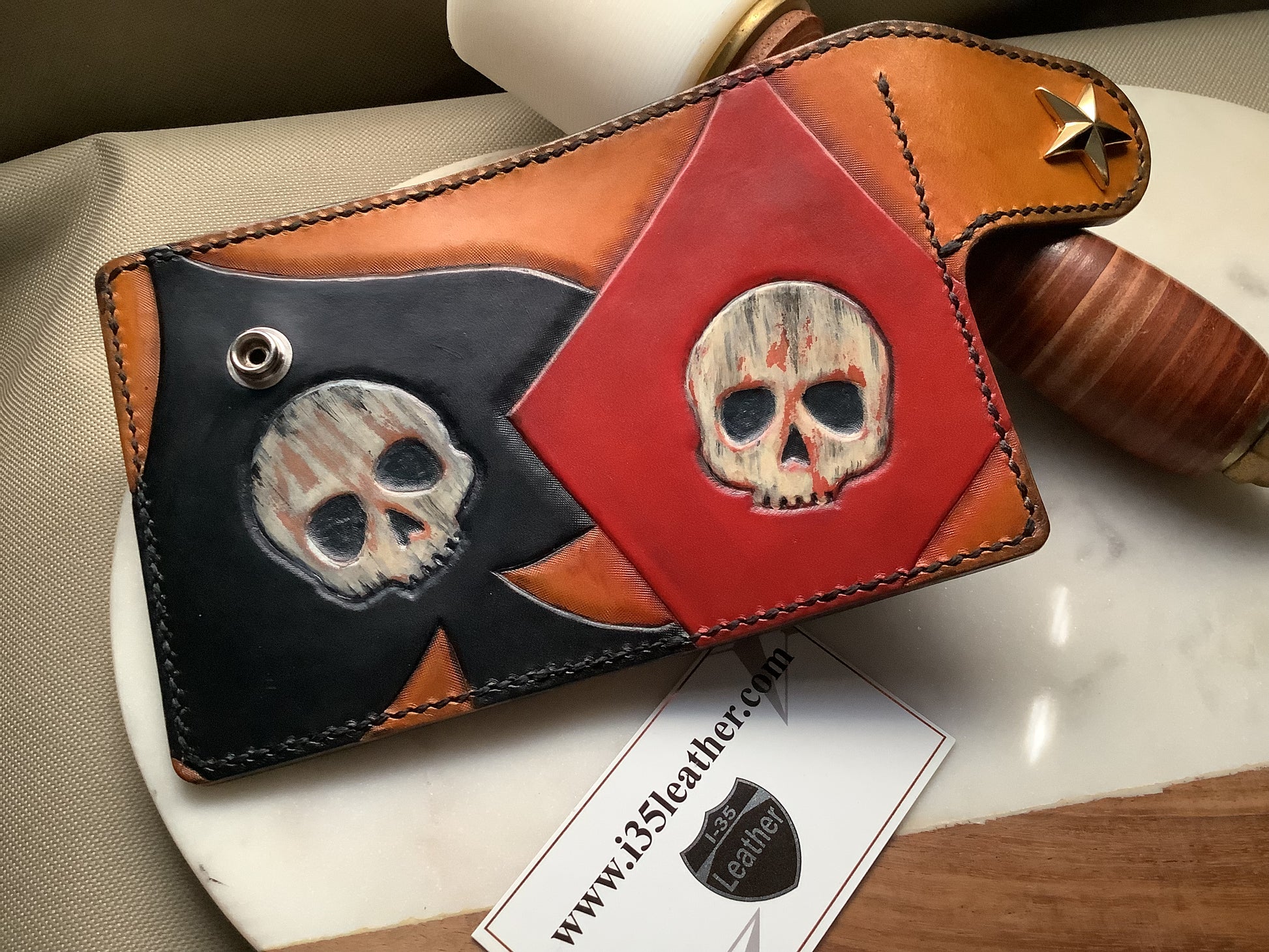 I-35 Leather - Vertical Wallet - Poker Skulls